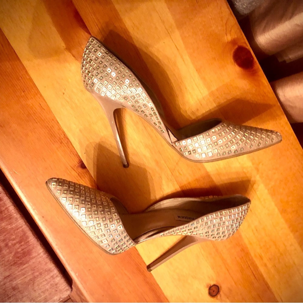 Steve Madden champagne nude stilletos high Heels size 10 M